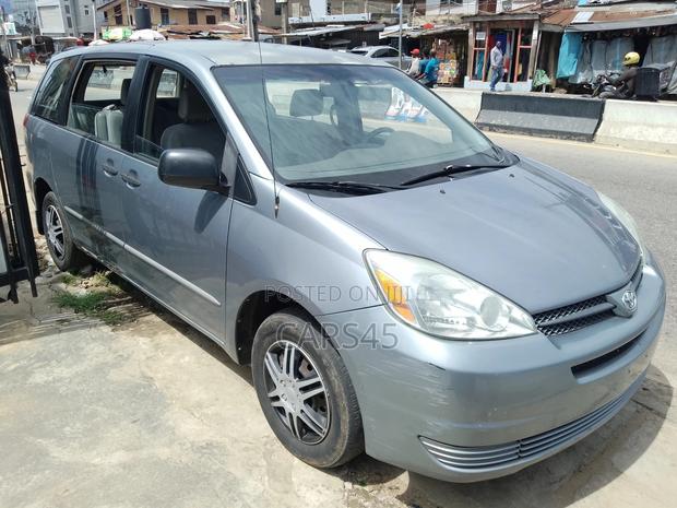 Toyota Sienna 2006 Blue