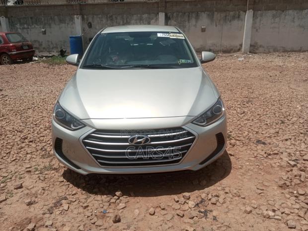 Hyundai Elantra 2017 Gray