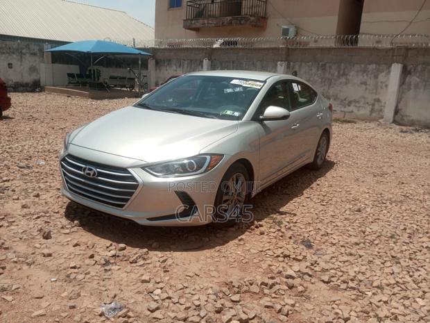 Hyundai Elantra 2017 Gray