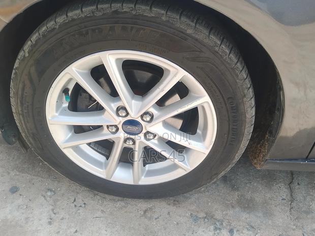Ford Focus 2015 Gray
