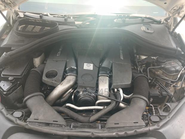 Mercedes-Benz M Class ML63 AMG 4dr SUV AWD (5.5L 8cyl Turbo 7A) 2014