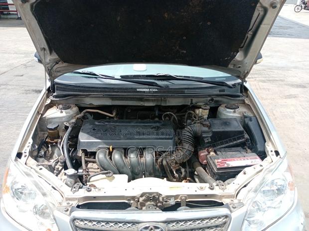 Toyota Corolla 2005 Silver