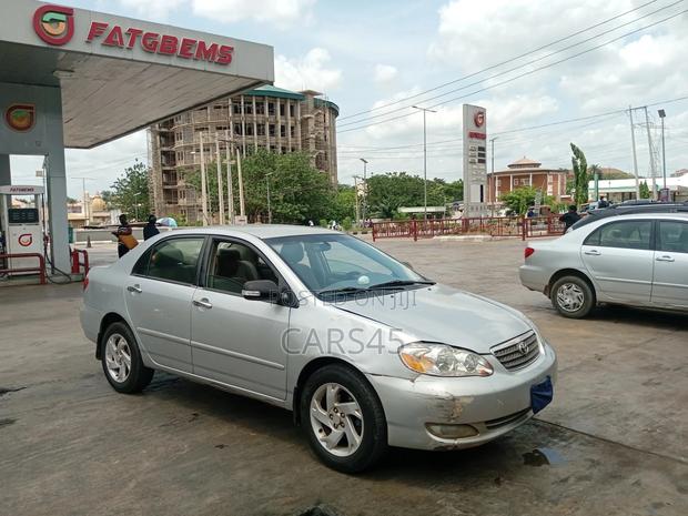 Toyota Corolla 2005 Silver