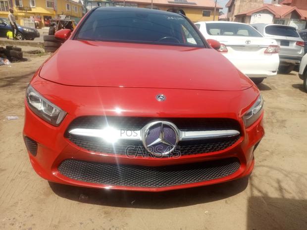 Mercedes-Benz 220 2019 Red