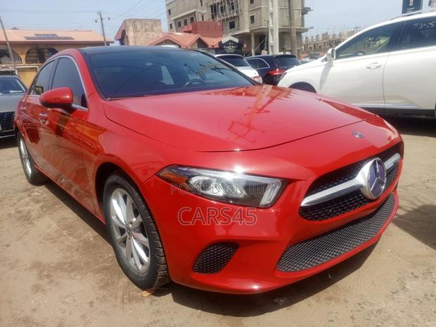 Mercedes-Benz 220 2019 Red