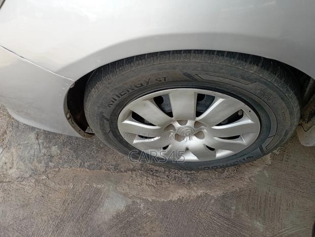 Toyota Corolla 2010 Silver