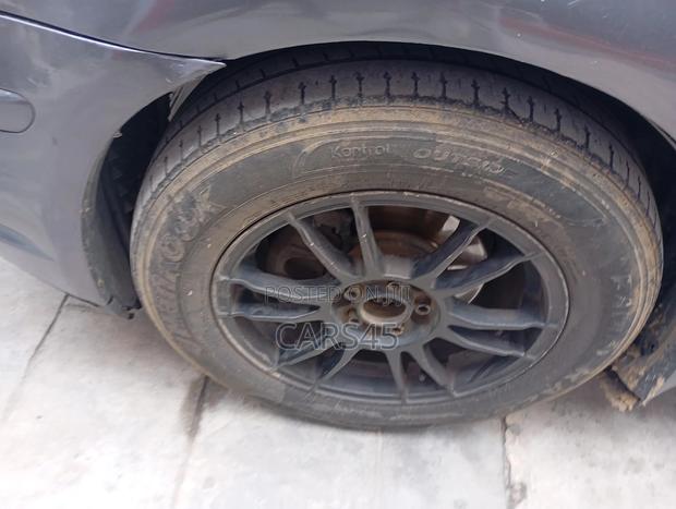 Toyota Avensis 2003 Gray