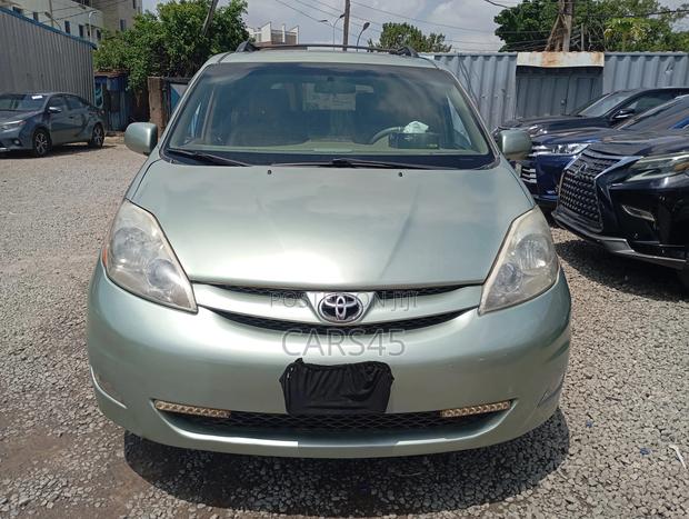 Toyota Sienna 2008 Green