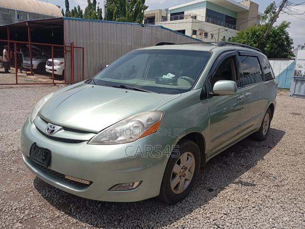 Toyota Sienna 2008 Green