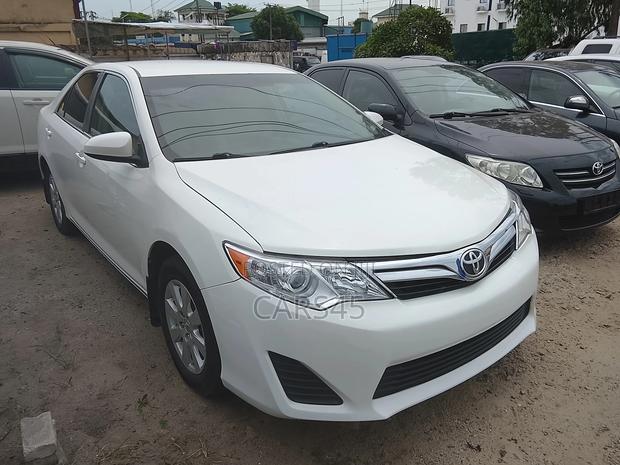 Toyota Camry L 4dr Sedan (2.5L 4cyl 6A) 2014 White