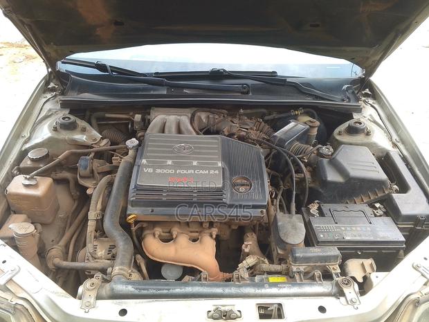 Toyota Avalon 3.0 2000 Silver