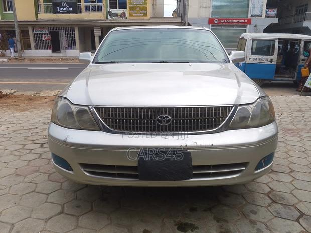 Toyota Avalon 3.0 2000 Silver
