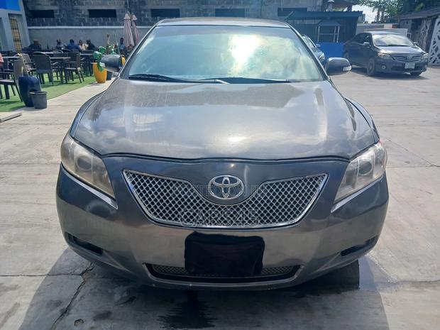 Toyota Camry XLE V6 4dr Sedan (3.5L 6cyl 6AM) 2007 Gray
