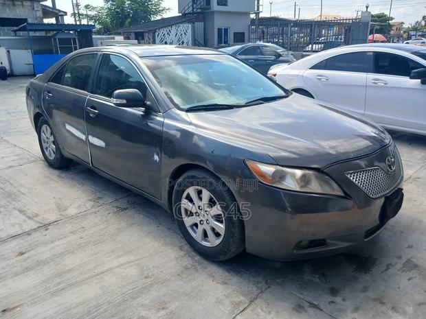 Toyota Camry XLE V6 4dr Sedan (3.5L 6cyl 6AM) 2007 Gray