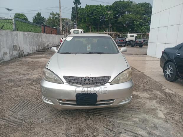 Toyota Camry 2004 Silver