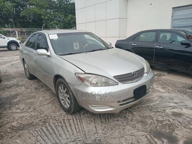 Toyota Camry 2004 Silver