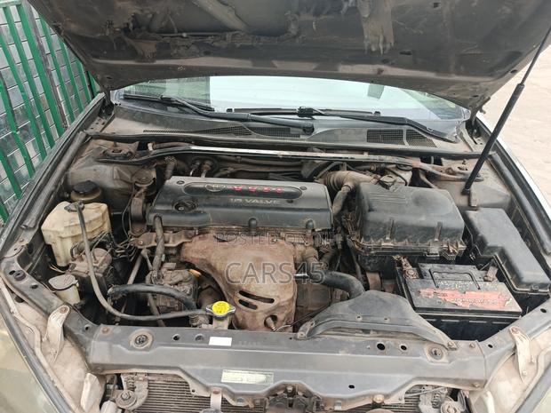 Toyota Camry 2004 Gray