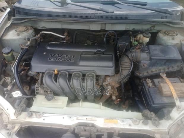 Toyota Corolla 2004 Silver