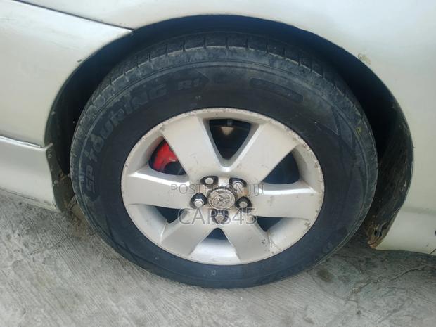 Toyota Corolla 2004 Silver