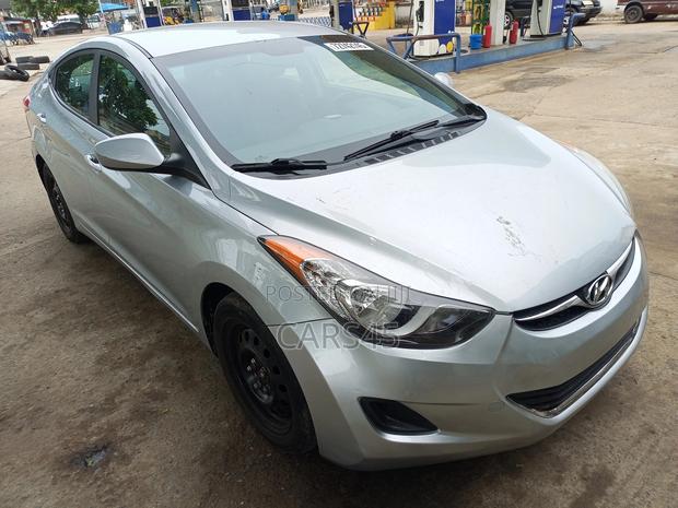 Hyundai Elantra 2012 Silver
