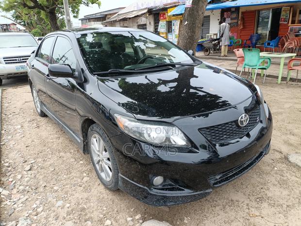 Toyota Corolla 2009 Black