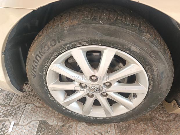 Toyota Camry 2011 Gold