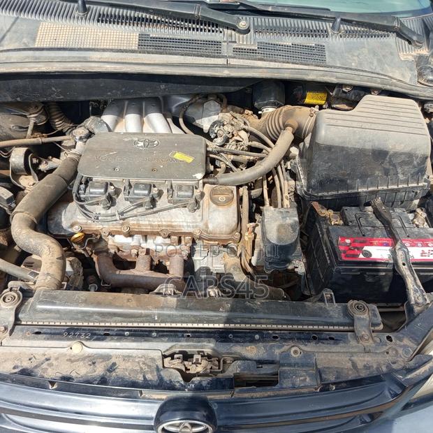 Toyota Sienna 1998 Black