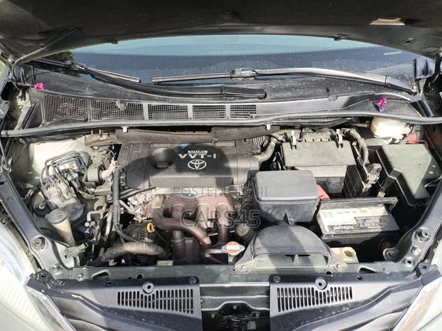 Toyota Sienna 2012 Green