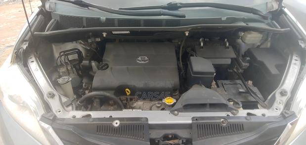 Toyota Sienna 2014 Silver