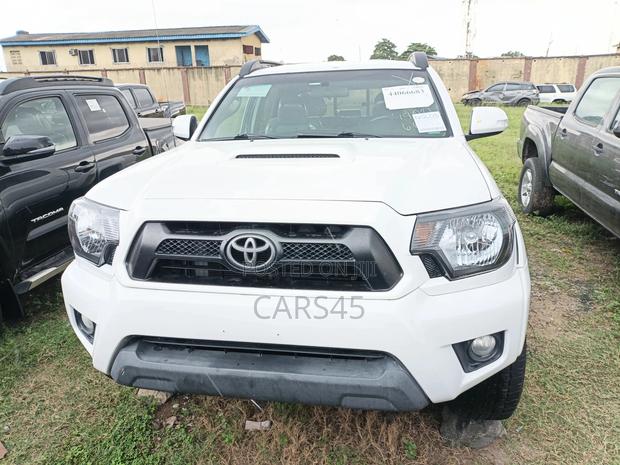 Toyota Tacoma 2014 White
