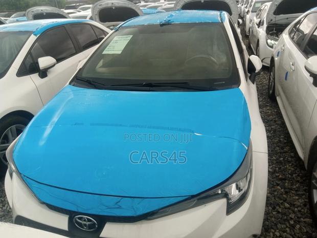 Toyota Corolla 2022 White
