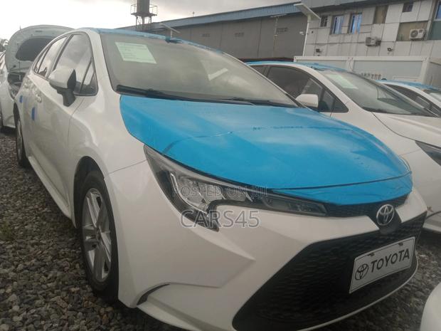 Toyota Corolla 2022 White