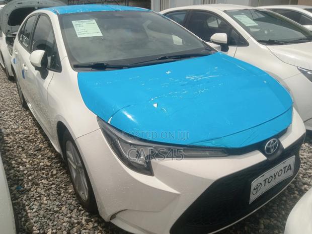 Toyota Corolla 2022 White