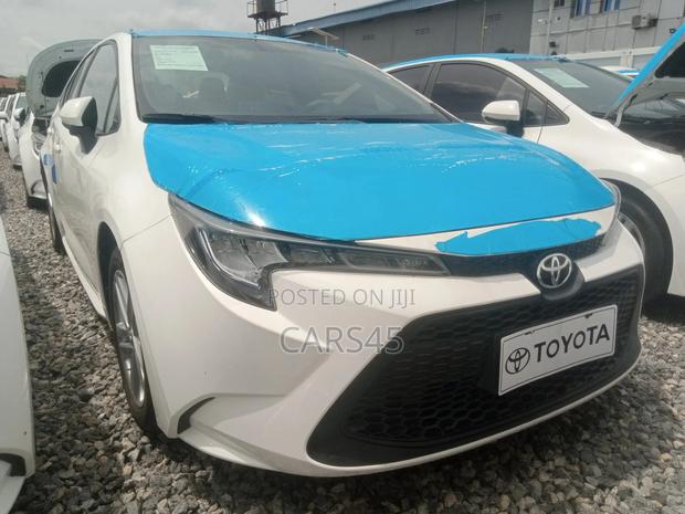 Toyota Corolla 2022 White