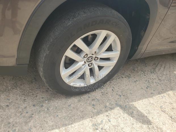 Toyota Highlander LE 4x2 (2.7L 4cyl 6A) 2016 Gray