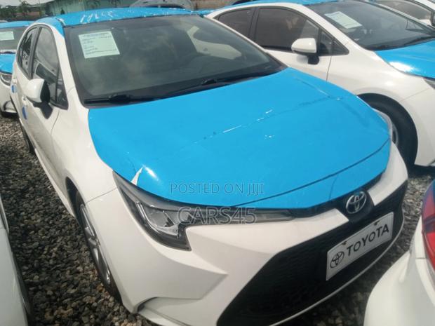 Toyota Corolla 2022 White