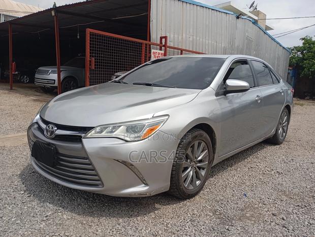Toyota Camry 2015 Silver