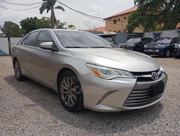 Toyota Camry 2015 Silver