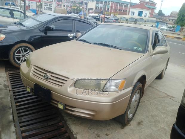 Toyota Camry 1999 Beige