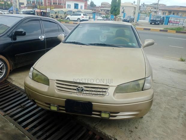 Toyota Camry 1999 Beige