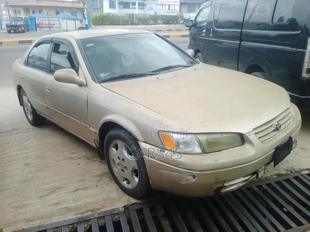 Toyota Camry 1999 Beige