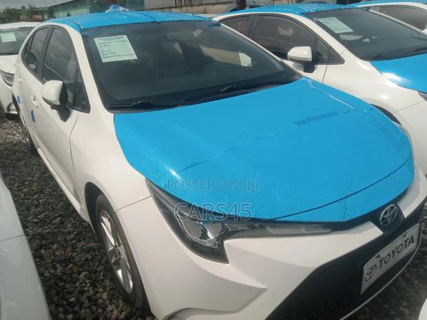 Toyota Corolla 2022 White