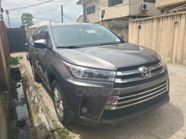 Toyota Highlander LE 4x2 (2.7L 4cyl 6A) 2016 Gray