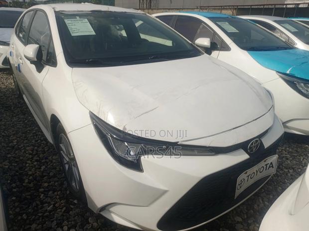 Toyota Corolla 2022 White