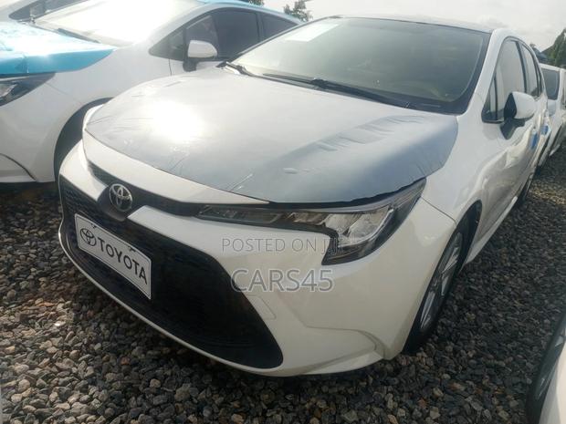 Toyota Corolla 2022 White