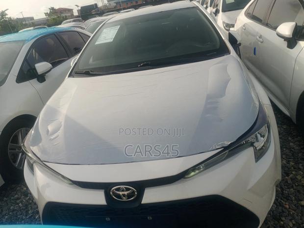 Toyota Corolla 2022 White