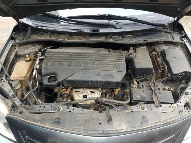 Toyota Corolla 2010 Gray