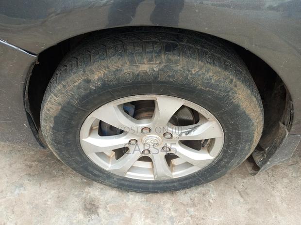 Toyota Corolla 2010 Gray