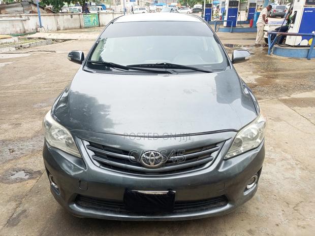 Toyota Corolla 2010 Gray