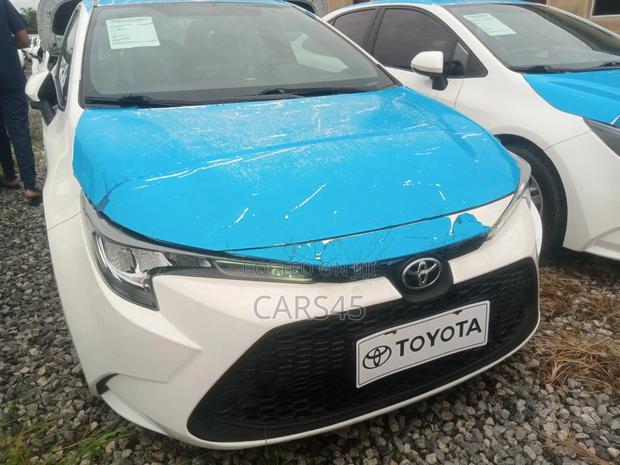 Toyota Corolla 2022 White